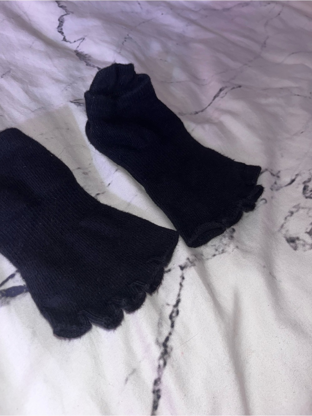toesox Black Non-Slip Half Toe Grip Socks - Picture 5 of 5